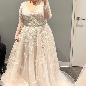 Galena Signature Wedding Dress and Veil